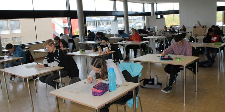 25 Schüler stellten sich den schwierigen Aufgaben der Mathe-Olympiade.