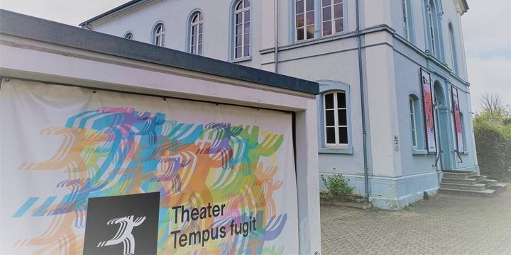 Theater Tempus fugit