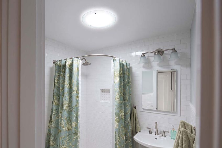 Tageslichtsysteme erhellen jede Dusche.