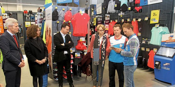 Schwetzingen: Französische Botschafterin besucht Decathlon-Standort 