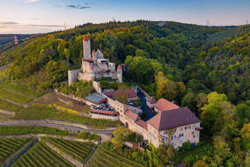 Burg Hornberg war 45 Jahre lang die Heimat des berühmten Götz von Berlichingen – hier begibt man sich auf Spurensuche des Helden.
