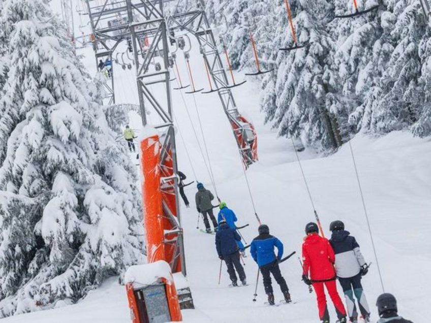 Skisaison 2023 in Baden-Württemberg ist eröffnet. Die ersten Lifte sind in Betrieb.