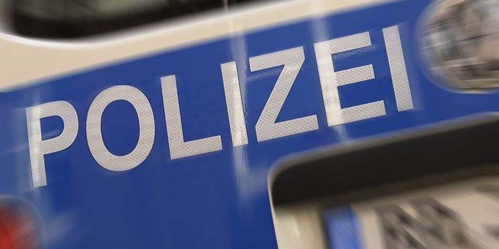 Jungen sollen Hakenkreuze an Drogeriemarkt in Ditzingen gesprüht haben.