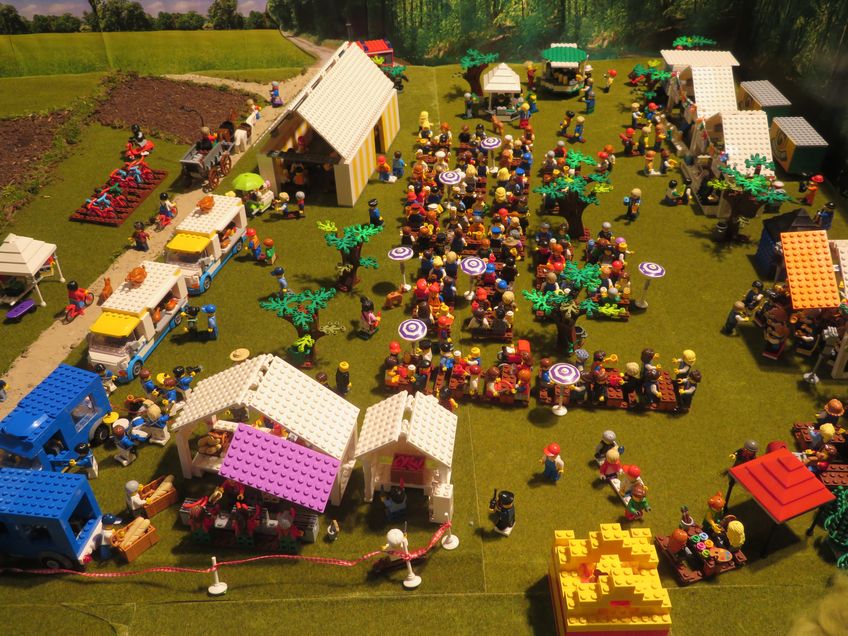 Während des Corona-Lockdowns Anfang 2021 ausgetüftelt, war die LEGO-Schöllhau-Hocketse pünktlich zu Himmelfahrt 2021 parat und konnte mit einem LEGO-Stop-Motion-Film die gezwungenermaßen Zuhausegebliebenen erfreuen