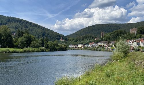 Der Neckar bei Neckarsteinach