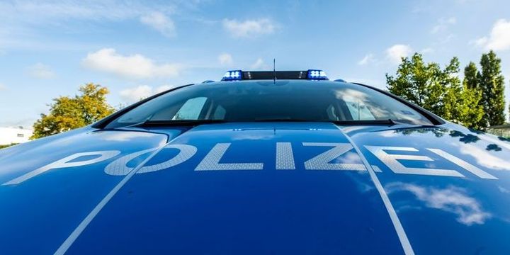 Bei einem mutmaßlichen Messerangriff wurde eine Frau in Waghäusel-Wiesental schwer verletzt.