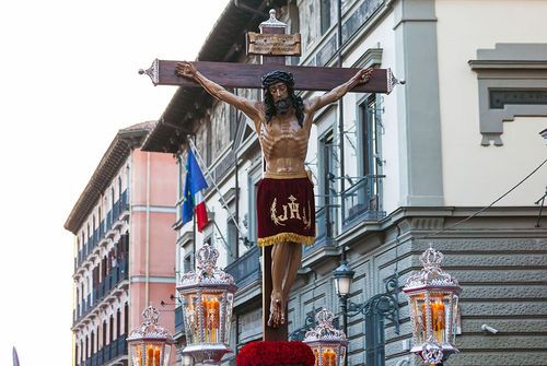 Jesus-Statue bei Karfreitagsprozession in Madrid