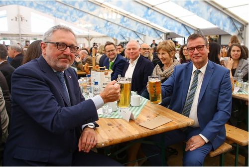 Mannheims Oberbürgermeister Dr. Peter Kurz (li.) und Peter Hauk, Minister für Ernährung, Ländlichen Raum und Verbraucherschutz in Baden-Württemberg, auf dem Maimarkt 2023