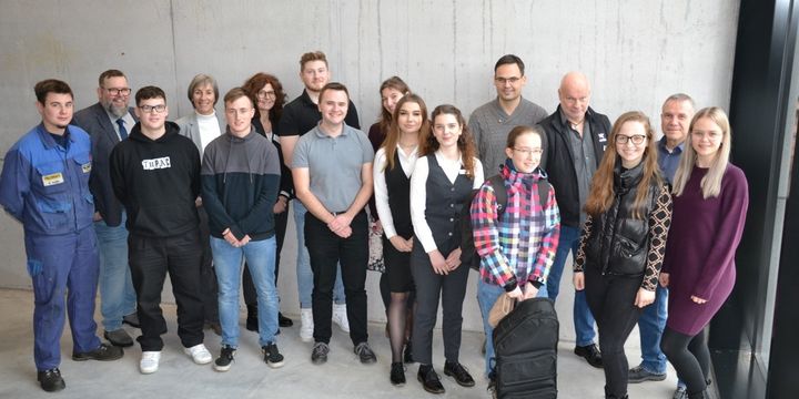 Eine kompetente Mischung aus gestandenen Experten und jungen Berufsanfängern stellte sich den Fragen der Schülerschaft der KHS Donaueschingen.