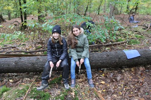Lina (l.) und Yvonne fanden "Wald macht Mut" toll.