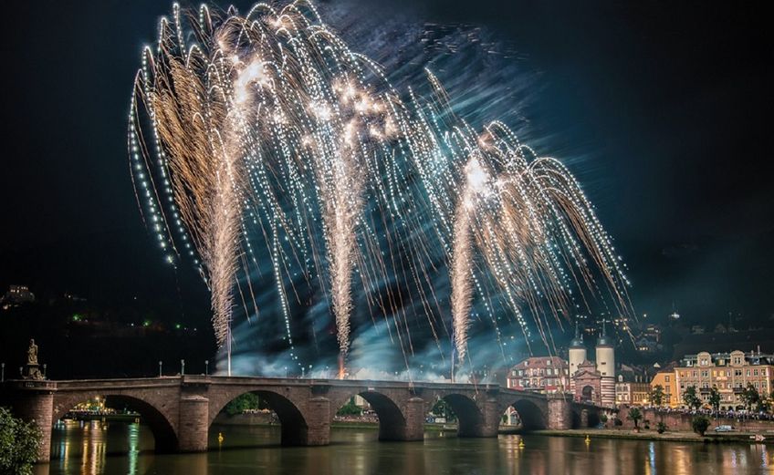 Feuerwerk auf der Alten Brücke in Heidelberg