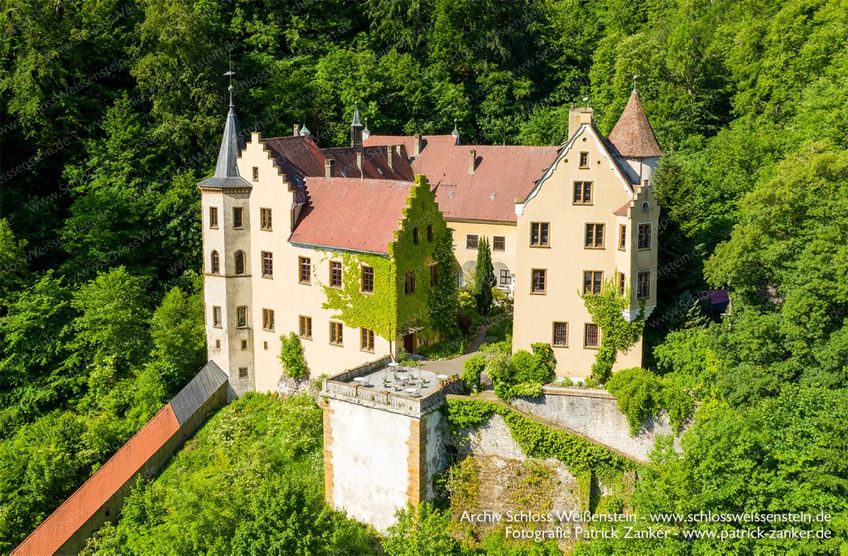 Luftaufnahme des Schloss Weißensteins