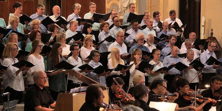 Cantus Vivus wird mit ca. 80 Chormitgliedern und erneut der Kurpfalzharmonie sowie Solosängern konzertieren.
