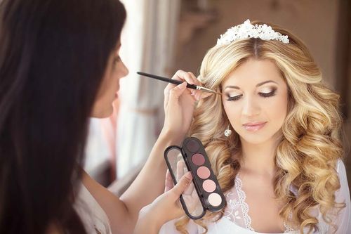 Professionelles Hochzeits-Makeup