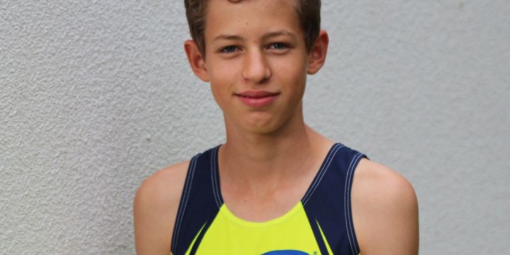 Levi Schäfer schiebt sich in 2:15 min über 800m an Württembergs Spitze