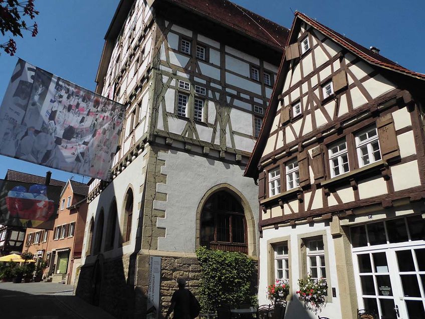 Das Stadt- und Fachwerkmuseum Alte Universität gehört zum kulturellen Zentrum der Altstadt.