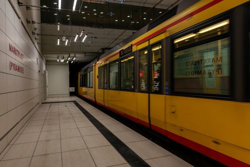 U-Bahn Haltestelle Marktplatz/Pyramide in Karlsruhe