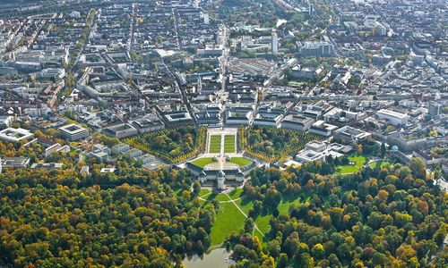 Luftbild von oben: Karlsruhe ist eine Fächerstadt.