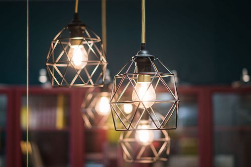 Moderne Lampen in geometrischer Form