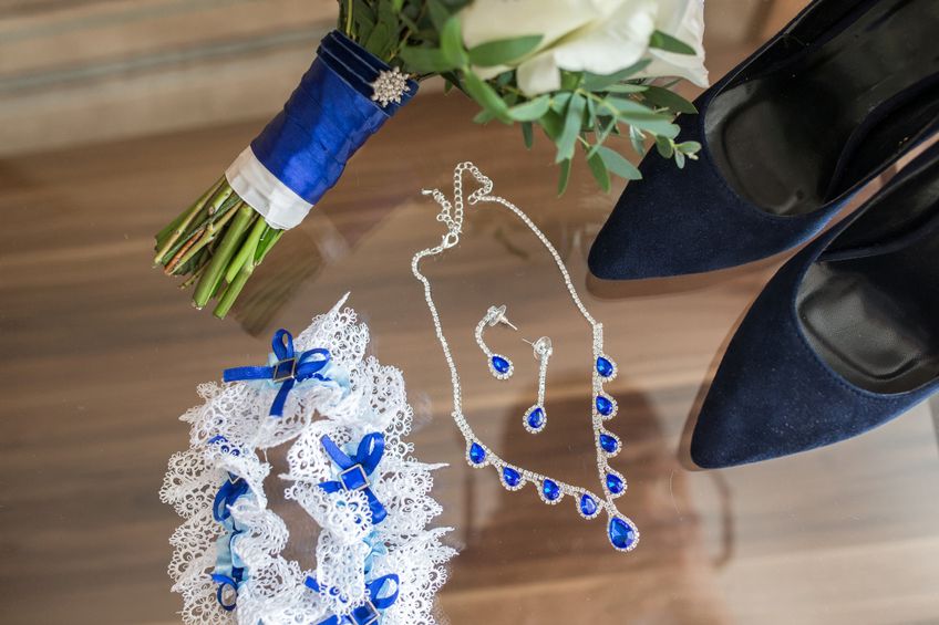 Brautaccessoires für die Hochzeit in Blau