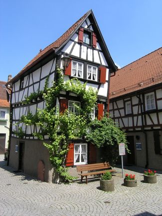 Haus Kickelhain in Mosbach, eines der kleinsten freistehenden Fachwerkhäuser in Süddeutschland.