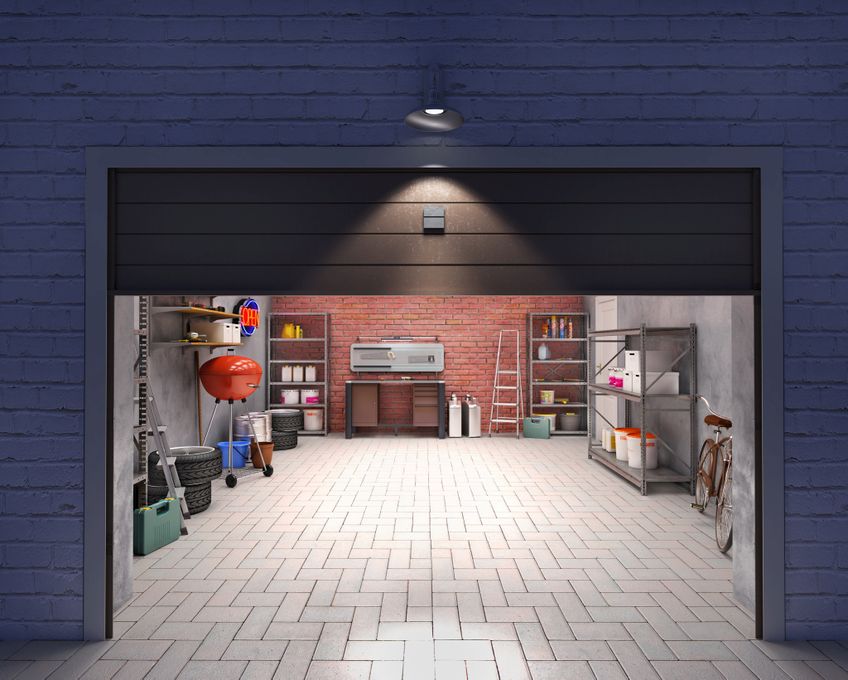 Blick in eine offene Garage