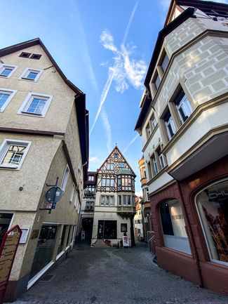 Gassen der Mosbacher Altstadt zwischen Fachwerkhäusern