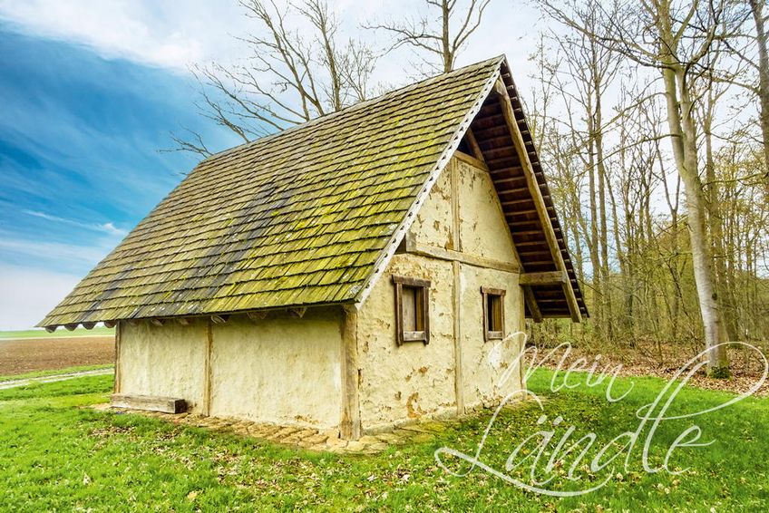 So lebten die Kelten: Der Verein „Keltisches Oppidum Finsterlohr“ hat ein Haus aus vorchristlicher Zeit originalgetreu wieder aufgebaut