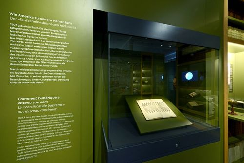 Die Globussegmentkarte von Martin Waldseemüller in der Ausstellung zur Geschichte der Reichsstadt Offenburg 800 - 1800